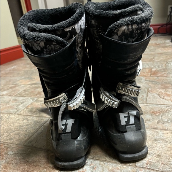 Full Tilt Mary Jane Ski Boots Size 23.5 - Picture 3 of 4
